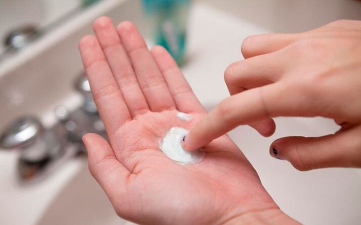 El exfoliante con soda puede agrandar el pene