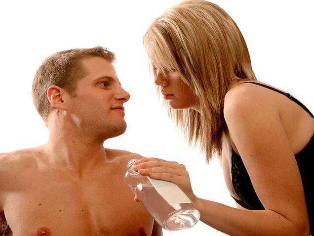 Se debe utilizar aceite de masaje durante el ejercicio para agrandar el pene.